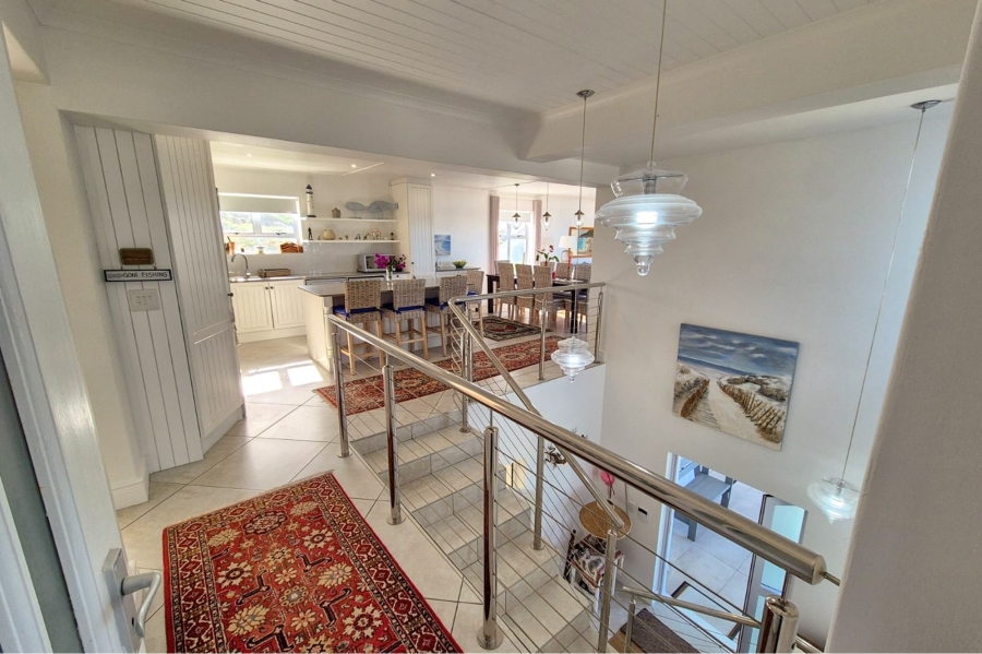 4 Bedroom Property for Sale in Oceanview Heights Western Cape